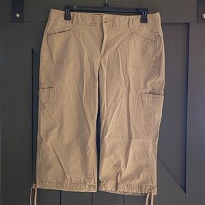 Dockers Curvy Mid-Rise Capri Pants